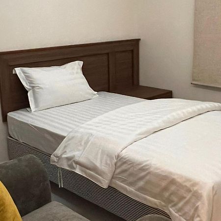 ريزا الفندقية Reeza Suites Khobar Buitenkant foto